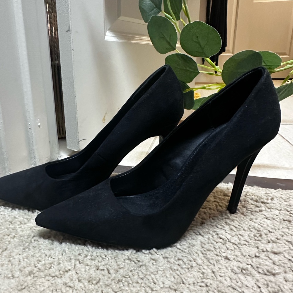 Shoe Dazzle Classic Black Heels